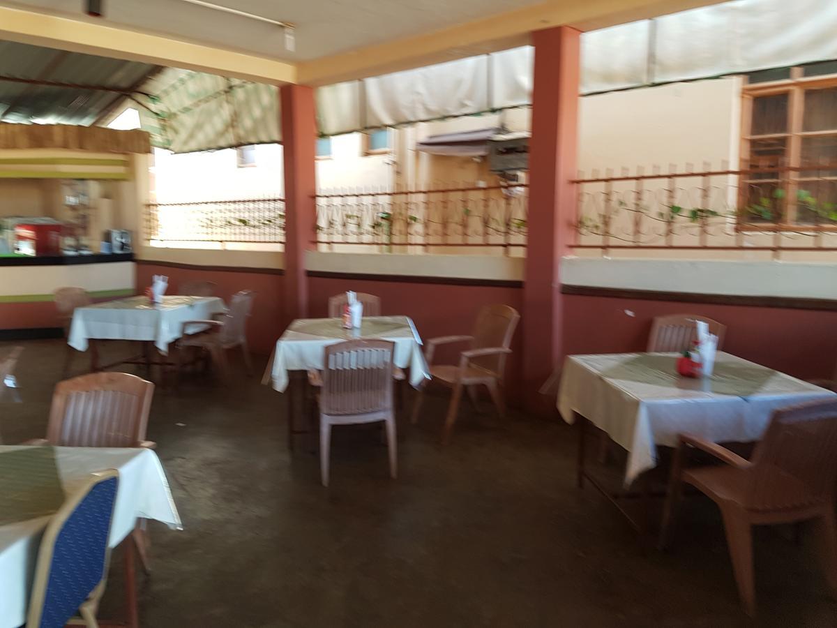 Melvic Inn 키수무 외부 사진